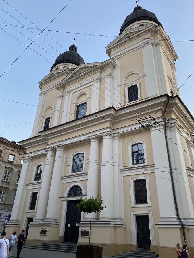 В Центрі Біля Ратуші Вулиця Площа Ринок 11 إلفيف المظهر الخارجي الصورة